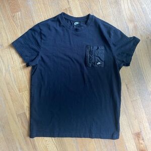 Nike Mens Large T Shirt Black Chest Pocket Zipper Short Sleeve